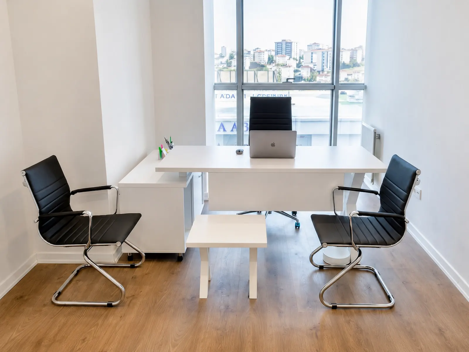 Ofisteofis sanal ofis çalışma alanı